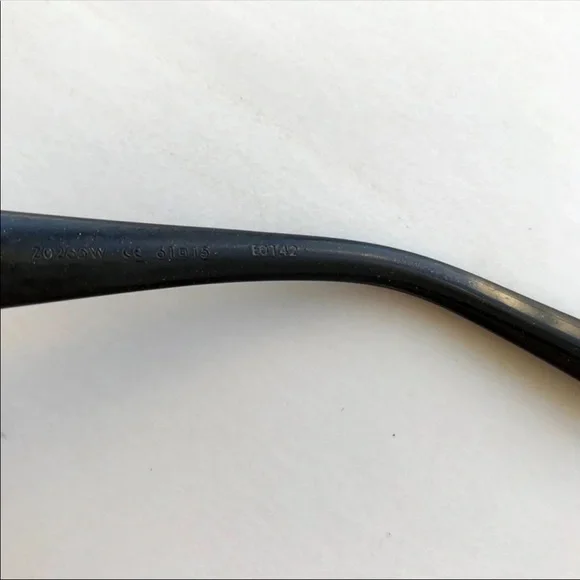 Louis Vuitton Iris PM Sunglasses - Picture 7 of 7